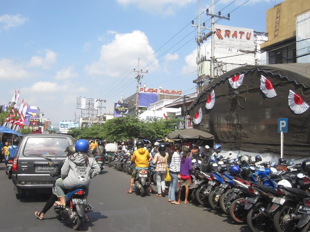 Hotel Tosari Malang Bagian luar foto